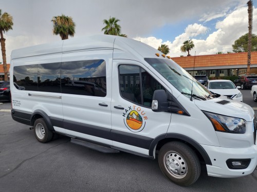 MaxTour Van